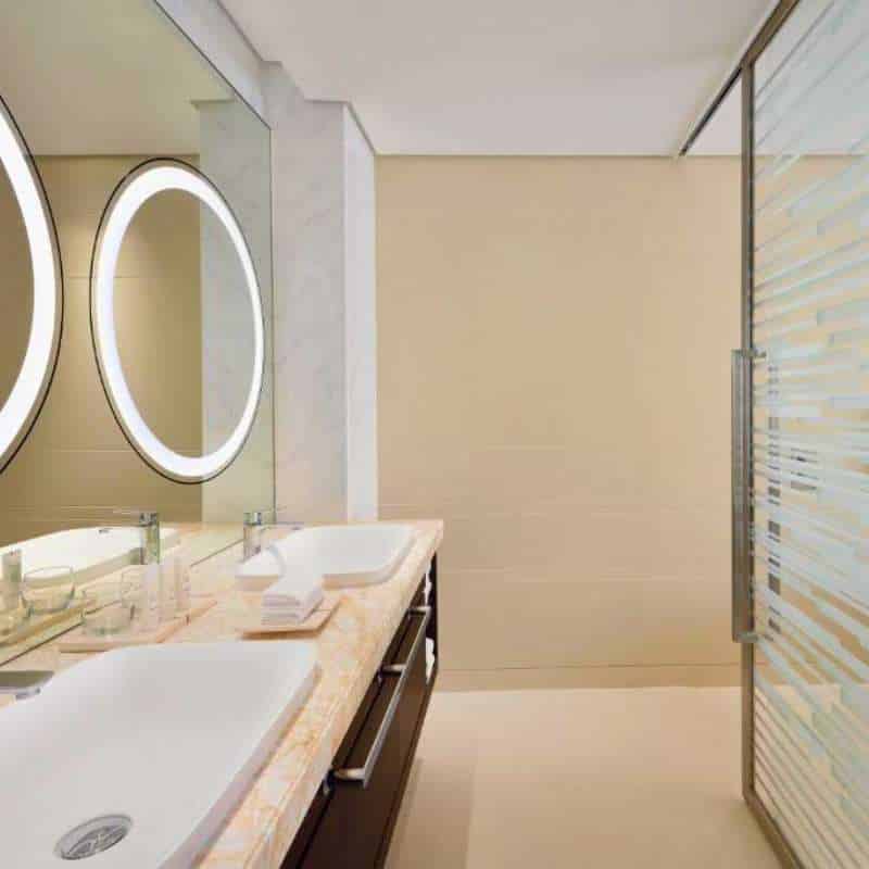 Crown Plaza Marina Crowne Plaza Marina Dubai Bathroom